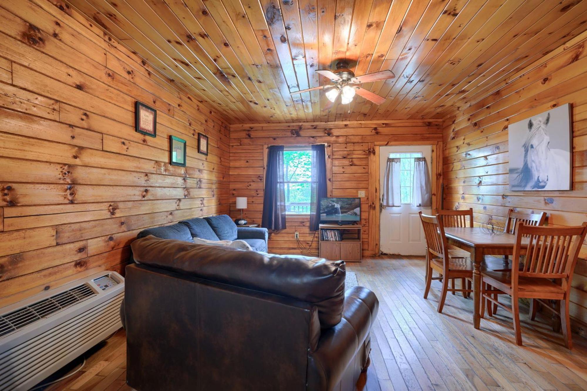 Blue Rose Cabins - Pine Ridge Cabin Логан Экстерьер фото